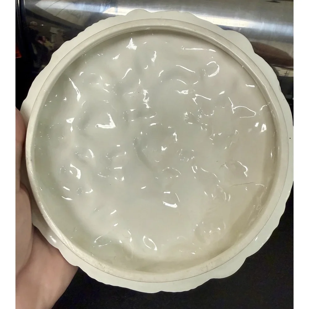 1960s Mottahedeh Italy Embossed Creamware Casserole Bowl with Sea Shell Lid #30